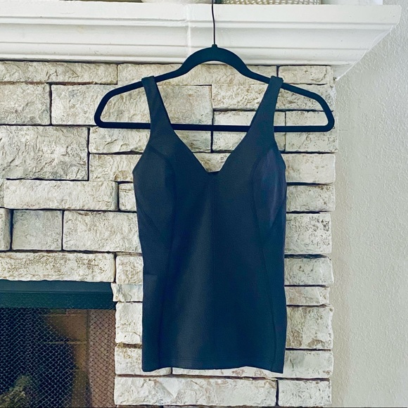 Lululemon Black Contour Tank Top Size 2 - Picture 5 of 15